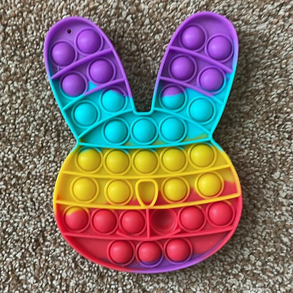 3 Plastic Fidgets